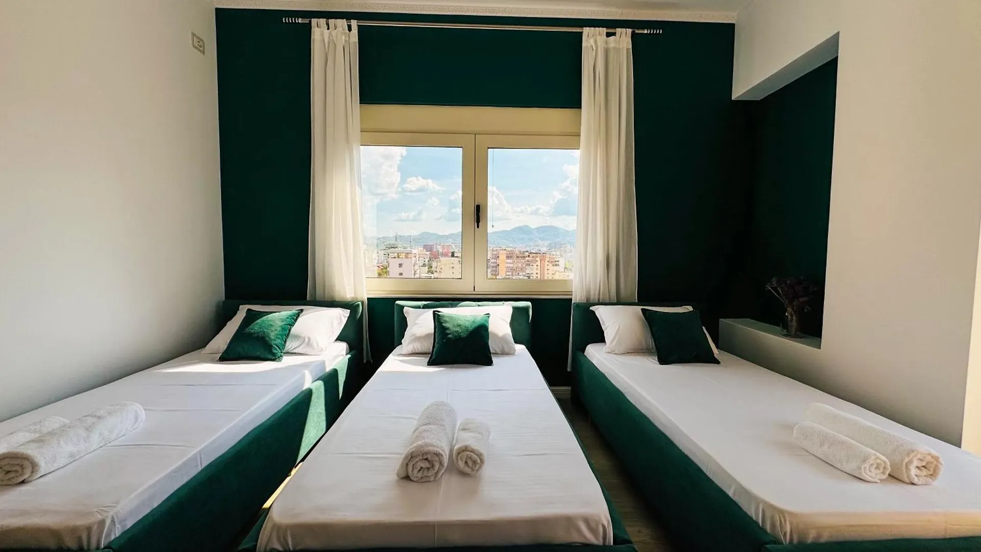 Urban Serenity City Skyline Premium - Blloku Tirana 0*,  Albania