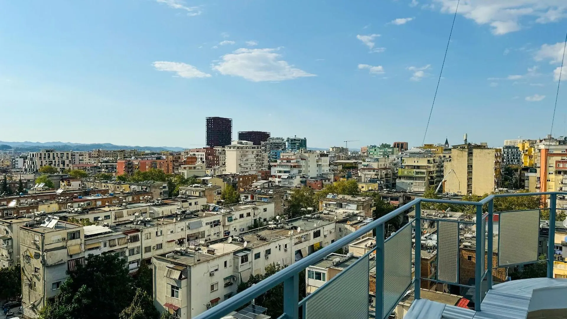 Urban Serenity City Skyline Premium - Blloku 티라나 0*,  알바니아